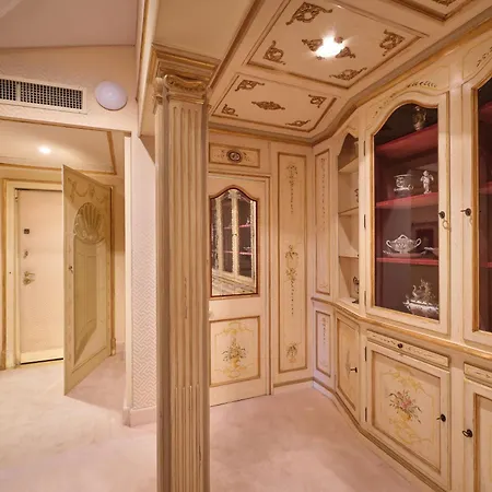 Colosseum Penthouse - Beyond By Treasurerome * Rome
